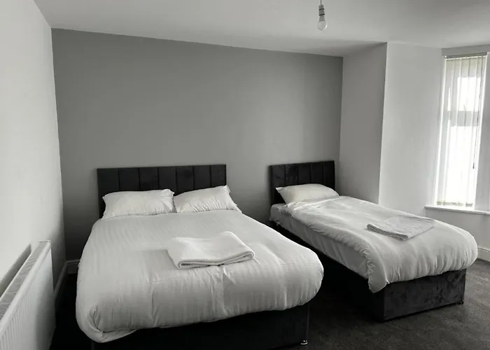 Oyo Cheetham Hill Guest House